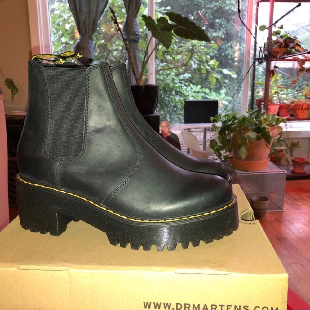 Dr Marten rometty chelsea boots